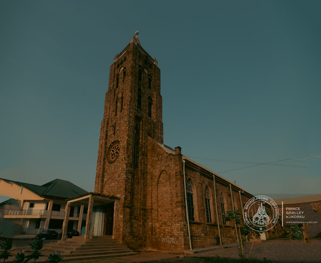 GTV_Ghana's tweet image. Built in 1935 from locally sourced stone through communal labor, Immaculate Conception Catholic Church, Kpando stands as one of the oldest Catholic churches in the Volta Region. Its roots trace back to 1904

#gbcdigital
#ontheroadwithstaroil