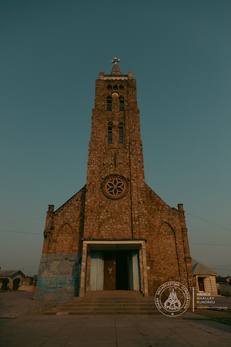 GTV_Ghana's tweet image. Built in 1935 from locally sourced stone through communal labor, Immaculate Conception Catholic Church, Kpando stands as one of the oldest Catholic churches in the Volta Region. Its roots trace back to 1904

#gbcdigital
#ontheroadwithstaroil
