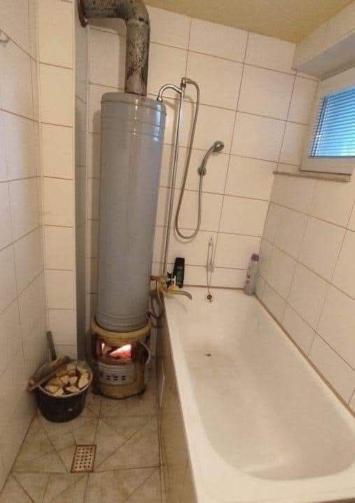 Damals !!  Warm Baden oder Duschen ohne Strom oder Gas.
