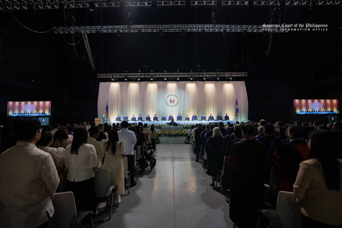 SCPh_PIO's tweet image. Scenes from this morning's Oath Taking and Roll Signing Ceremonies for the Successful #Bar2025 Examinees

#AMYingForExcellence
#AJustBar
#HaveFaith
#SupremeCourtPH