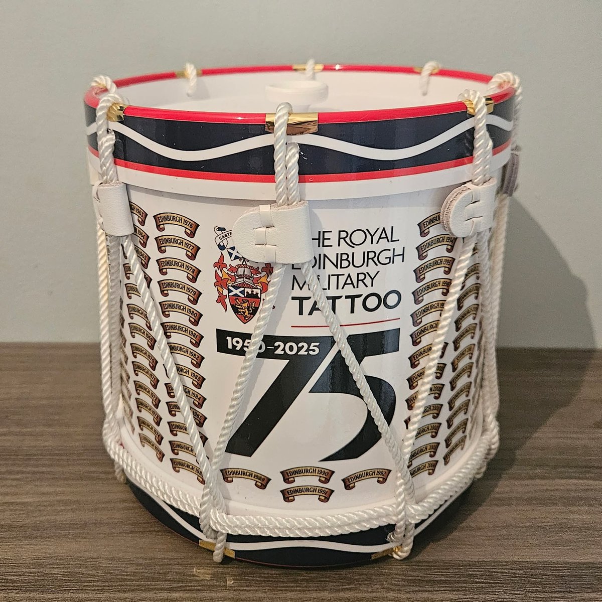 RegimentalReps's tweet photo. Hard to believe it’s February — our first post of 2026.
A highlight from late 2025: we were honoured to create bespoke ice buckets for @edinburghtattoo’s 75th Anniversary, gifted to 46 staff and featuring every Tattoo year &amp; location.
Contact for info 
 https://t.co/c1pLNgQ5p0 https://t.co/75BYu2Jwa9