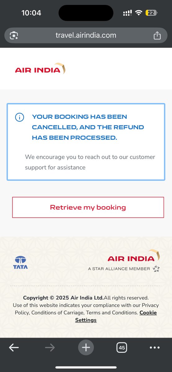 Iamsimoni's tweet photo. This is not acceptable at all. I have tried reaching out customer service so many times. But I never have been able to talk to a customer executive since they said my refund has been processed. I need my full refund. https://t.co/mrP3QSstZ7