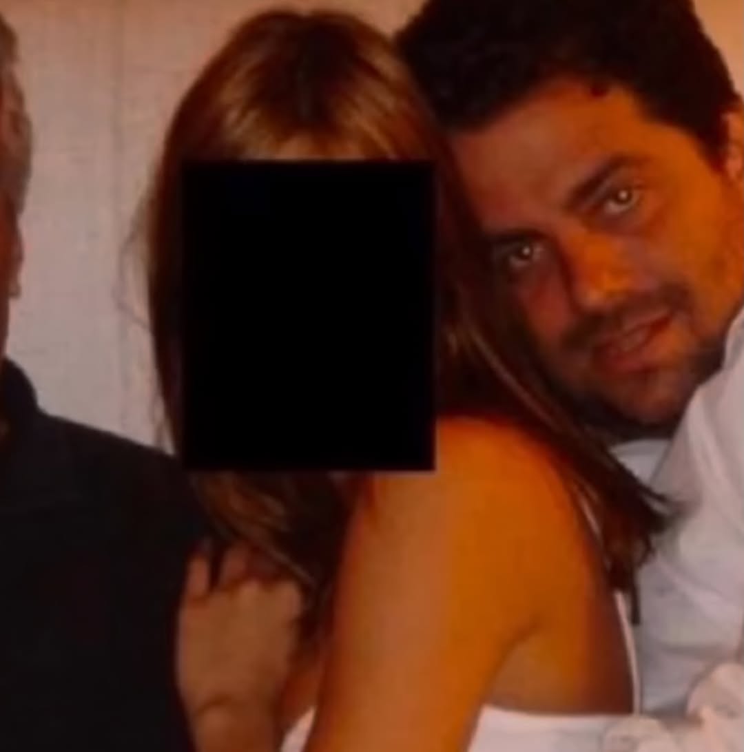 ArnieAbramyan's tweet photo. 🚨BREAKING EXPOSED:  Disturbing Pictures from Epstein files.

#Epstein #EpsteinFiles #Trump #Clinton #Traitors https://t.co/5w2qa8e1Yt