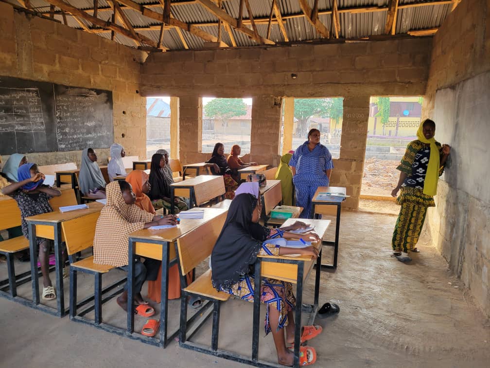 GLOHWOC1's tweet photo. Monitoring in action 📋✨
Ensuring quality learning delivery at Second Chance Learning Centres in Adana Community, Ilorin West and Danialu Community, Ilorin South through routine monitoring exercises under the World Bank–supported AGILE Project.
#agileproject
#kwarastate https://t.co/ojC2arsUti