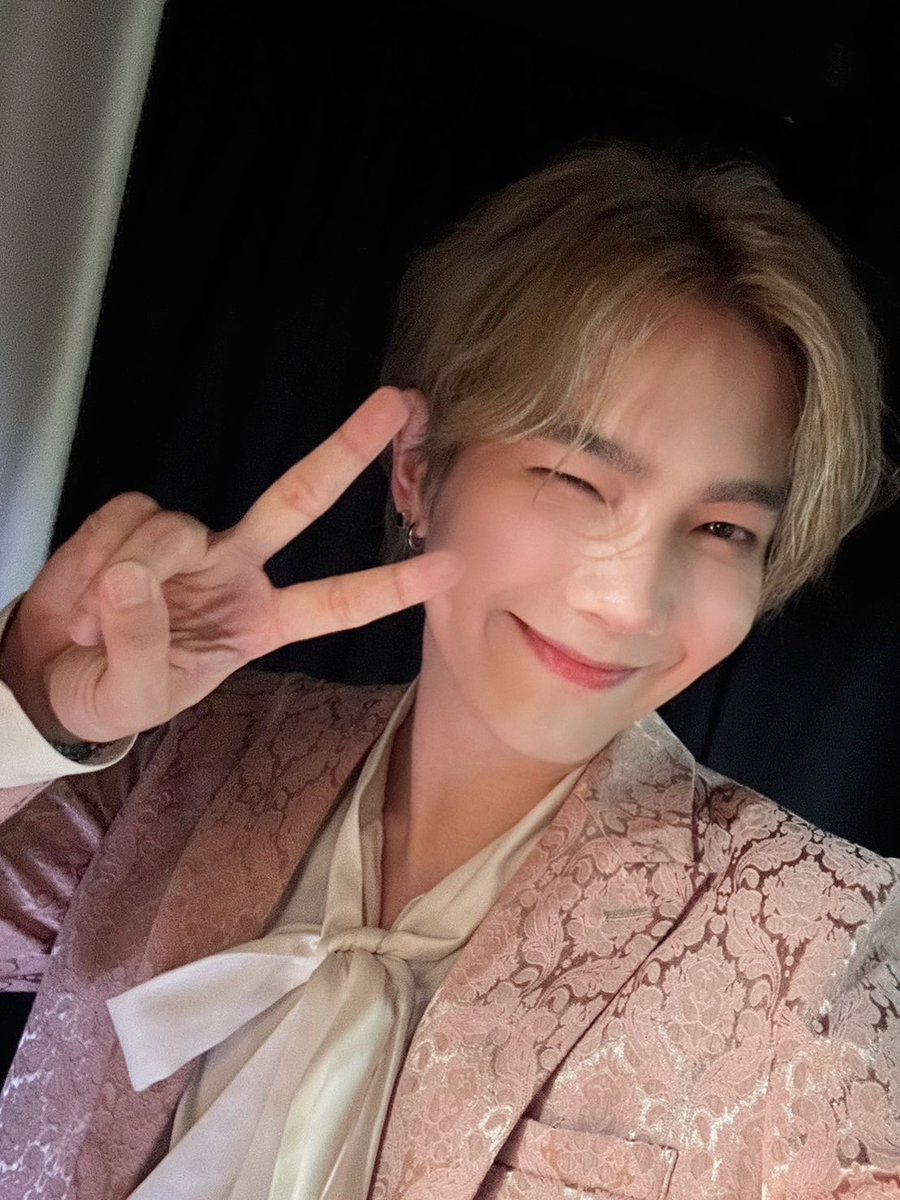 Back to Blonde 💙

#BYLSelcaDay #BuildJakapan #Beyourluve <a href="/JakeB4rever/">BIU.</a>