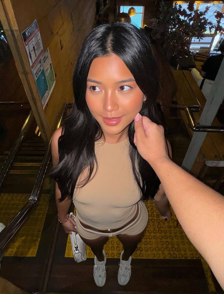 kiwiai243's tweet image. #CuteAggression #CoupleGoals #POV #CheekPinch #BeigeOutfit #DateNight #Kiwi #Mood