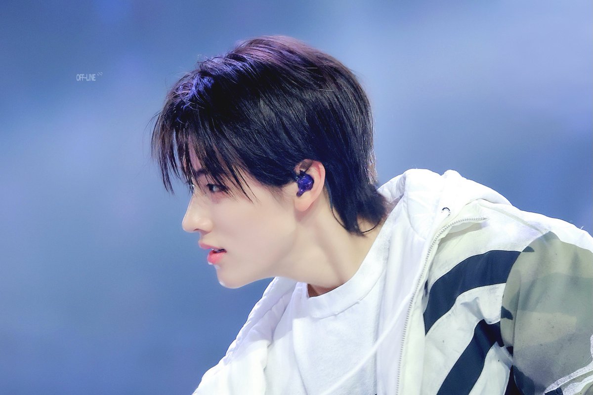 off09line's tweet photo. 251225 #SEONGHYEON #성현 #CORTIS https://t.co/vpBzGanvpD
