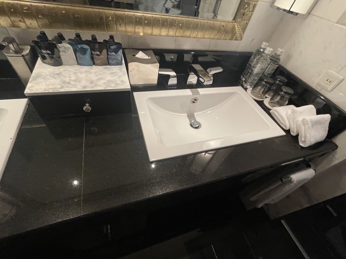 本日はホテルに泊まります！
なんですか？これ？