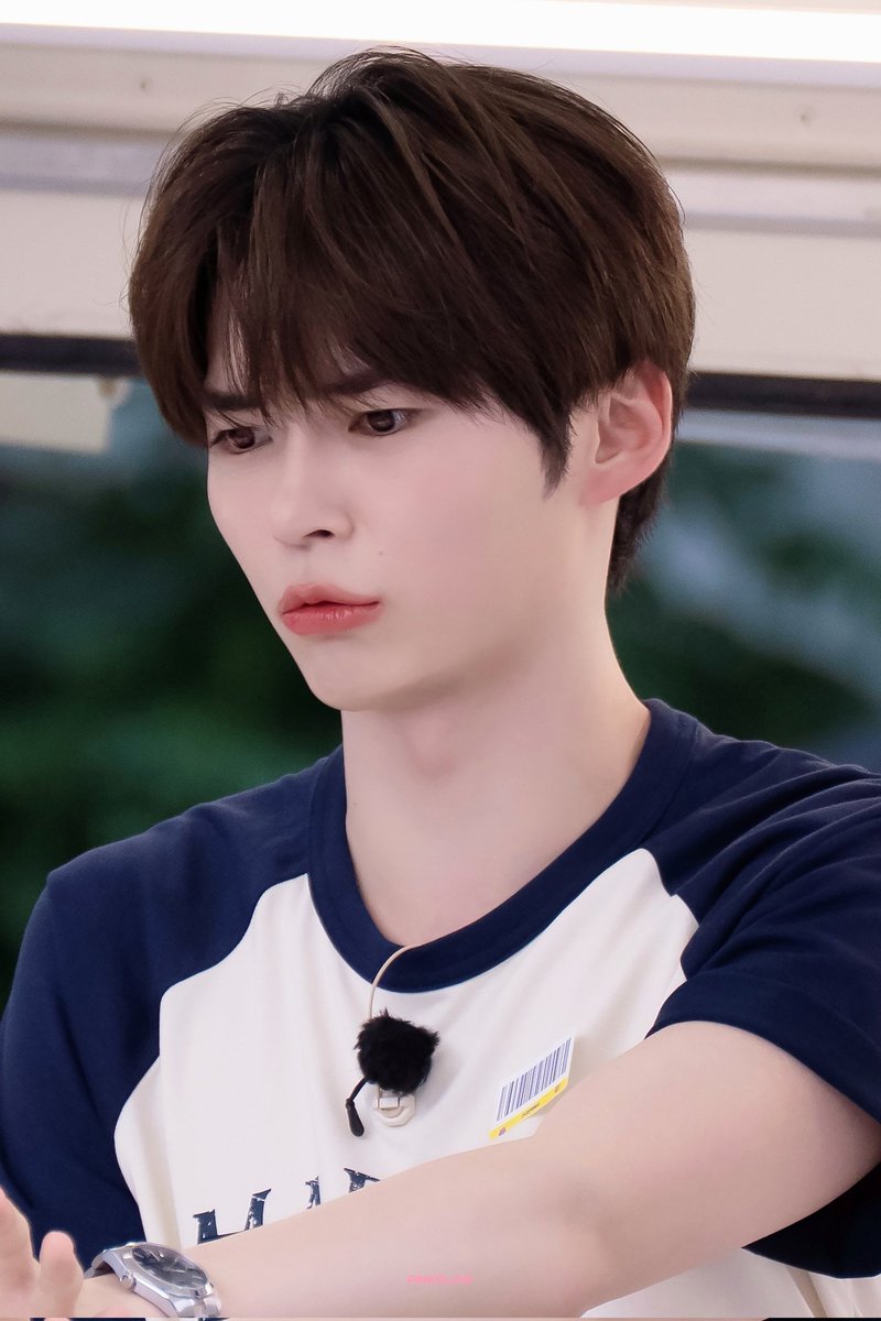 ハンビンさんのボイスKEYRING売り切れで今この顔