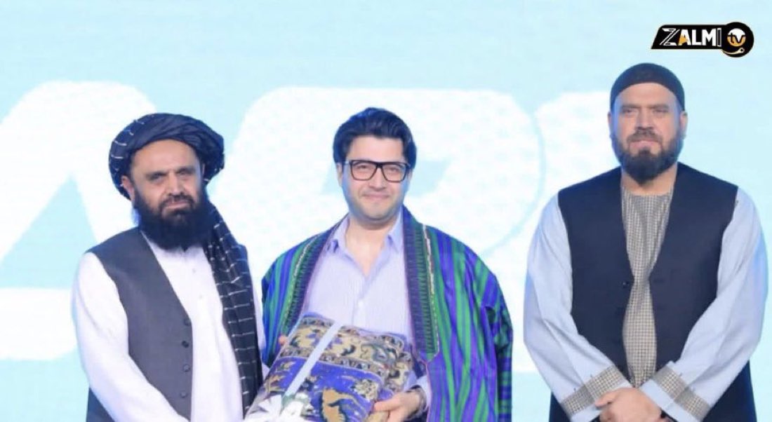 پتہ نہیں پنجاب کو آخر مسئلہ کیا ہے۔ جب سیدھو موسے والا کو اٹھا کر ہیرو بنا دیا جائے تو کوئی اعتراض نہیں، جاوید اختر کے قدموں میں بیٹھا جائے تو بھی سب ٹھیک، بالی ووڈ میں جا کر کام کیا جائے تو بھی حب الوطنی سلامت رہتی ہے۔ کرتارپور کھول دیا جائے، سرحد پر محبت اور مسکراہٹیں بانٹی