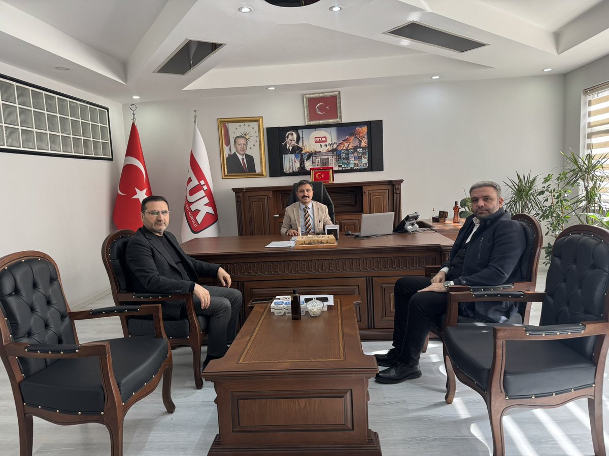 📍 Diyarbakır
İHH İnsani Diplomasi Bölge Koordinatörü Sn. Barış Oktay ve Sur Gençlik ve Spor Müdürü Ferzende Lale hayırlı olsun ziyaretinde bulundular. 

Eğitim ve Gençlik alanındaki güncel çalışmalar ve kurumlar arası iş birliği imkânları üzerine verimli bir değerlendirme
