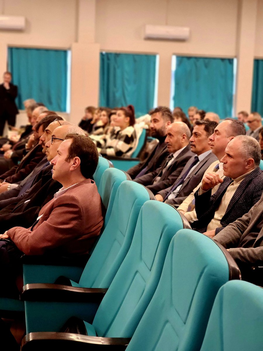 Serdivanmem's tweet photo. İlçe Milli Eğitim Müdürümüz Sn.Eşref BAŞER Başkanlığında İlçemiz Resmi ve Özel Okul Müdürleri ile 2025-2026 Eğitim Öğretim Yılı 2. Dönem Başı Eğitim Öğretim Faaliyetlerine İlişkin YapılacakÇalışmalar &amp;Genel İşleyiş İle İlgili Bilgilendirme Toplantısı Yapıldı

@tcmeb 
@sakaryamem https://t.co/Qq5zw1gMWj