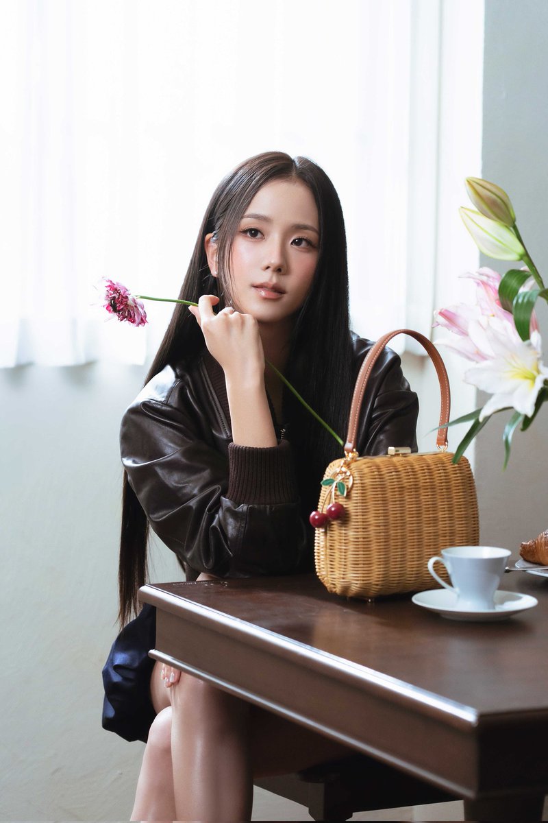 FOREVER KIM JISOO tweet media