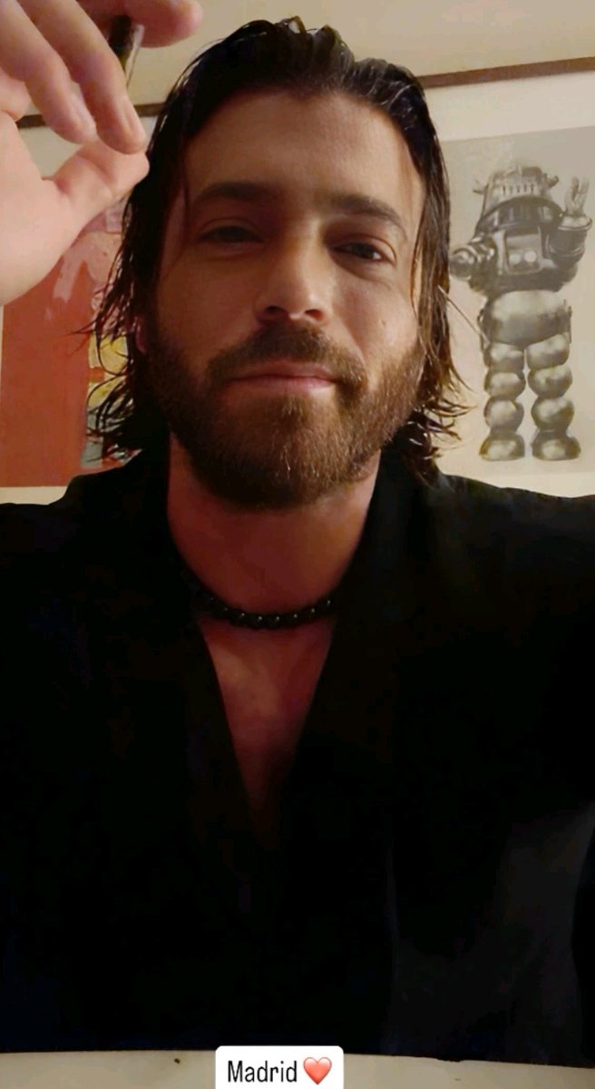 Buongiorno 
anche nelle giornate 
più grigie tu porti 
il ☀️ 
Ig story #CanYaman