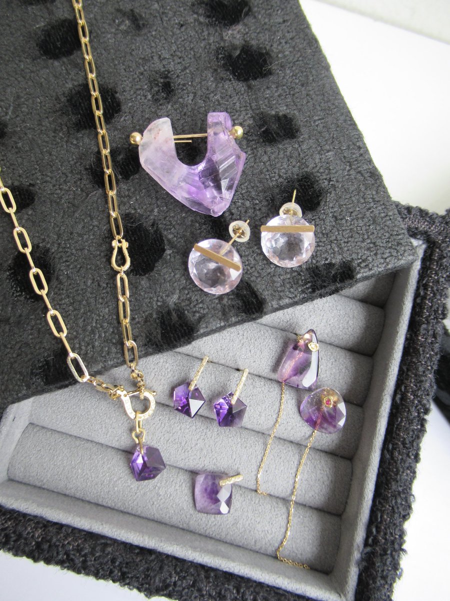 MONAKA osaka 2月の誕生石“アメシスト”をピックアップ。 妖艶な雰囲気