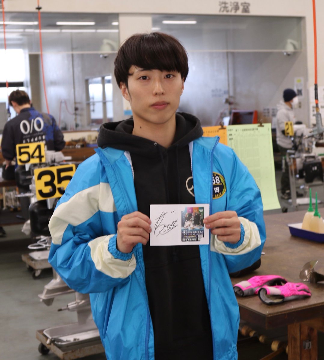 daily_boatrace's tweet image. 【 #ボートレースとこなめ 】
GⅠ #東海地区選手権 に出場中の #平本真之 選手、#高田ひかる 選手、#吉田裕平 選手、#前田滉 選手のサイン入り #クオカード をそれぞれ1人に #プレゼント 🎁！

☆応募方法 
①デイリースポーツ ボート屋X公式アカウント
@daily_boatrace
をフォロー…