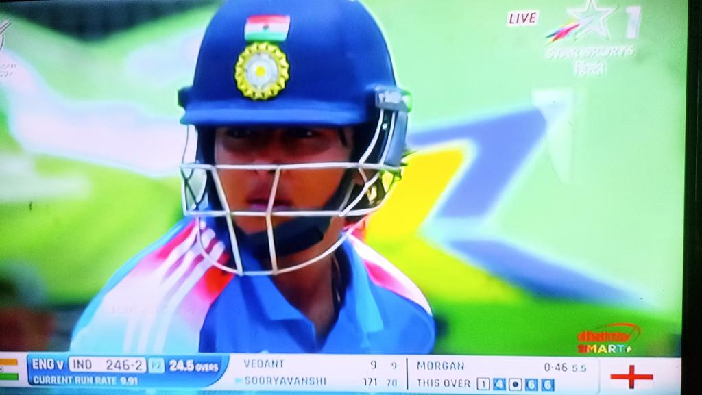 अगर आप सच में क्रिकेट के दीवाने हैं, 
और विस्फोटक बल्लेबाजी देखना चाहते हैं, 
तो जरूर देखिये Vaibhav Sooryavanshi 👏को आज। 
79 बाल पे 175 रन 💪
#U19WorldCup
#Bihar और देश की शान