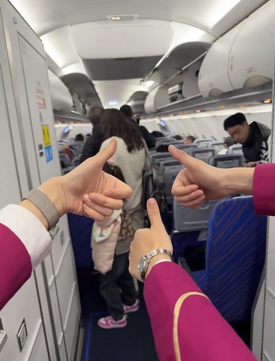 mx6681's tweet image. 大师说我要走运 原来是撞上了春运 #昆明