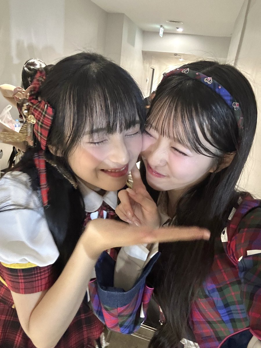 azuki_yagi0322's tweet image. “JAPAN EXPO 2026“THE ABC HOUR
ありがとうございました🇹🇭🎤✨

とっても盛り上がって熱いステージでした〜
BNK48、CGM48の皆さんとコラボできたこととっても嬉しかったです！

「まさかのConfession」BNK48 verのセンター“ジャンリーちゃん“とWセンターで披露できて幸せでしたっ🤎🥕🫶🏻

#TheABCHour