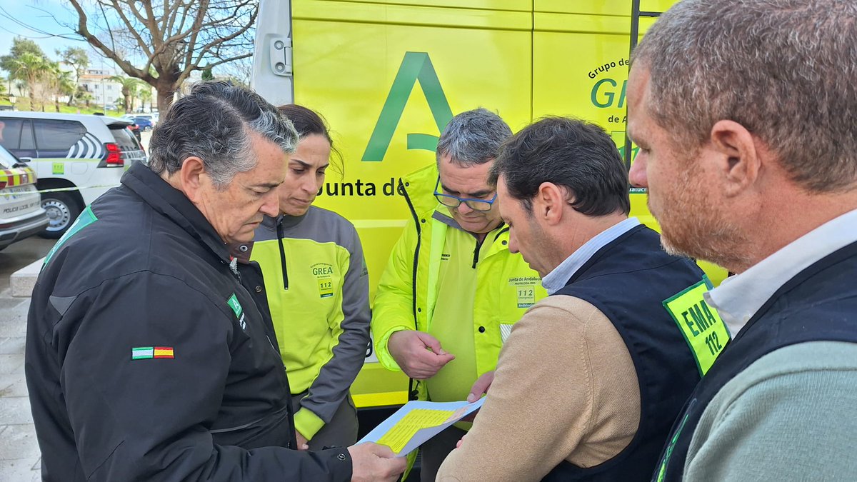 antoniosanz's tweet image. Hoy he explicado en el Puesto de Mando Avanzado de #SanRoque al presidente del Gobierno, Pedro Sánchez, la situación de la zona tras el paso de la #BorrascaLeonardo

Son ya 9.241 incidencias que se han registrado en #Andalucía desde que empezó el enjambre de borrascas, el 27 de