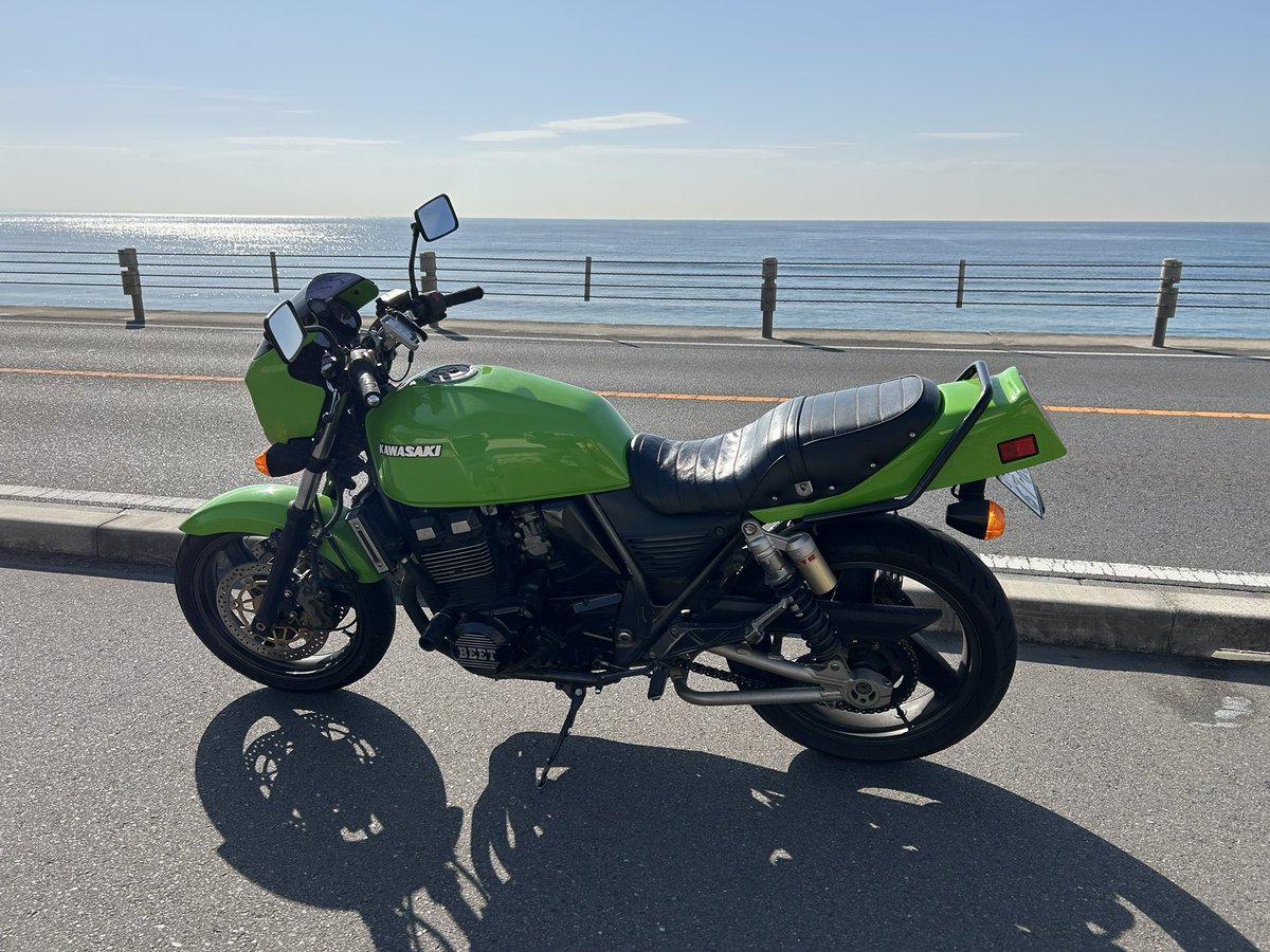 ZRX400_hiro's tweet photo. 久々に海岸線走ったけど、気持ち良かった〜由比ヶ浜付近でUターンしたら富士山見ながら走れるのは更に気持ちよかった〜 https://t.co/jAo81McqiV