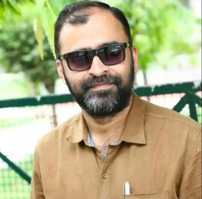 उत्तर प्रदेश के मुखिया योगी आदित्यनाथ जी पूर्व विधानसभा अध्यक्ष को लूटने वाले नौकर की बेनामी सम्पत्ति की जाँच आखिरकार कब होगी।   <a href="/myogiadityanath/">Yogi Adityanath</a> <a href="/brajeshpathakup/">Brajesh Pathak</a> <a href="/bstvlive/">भारत समाचार | Bharat Samachar</a> <a href="/KunwarManvend20/">Kunwar Manvendra Singh</a> <a href="/PMOIndia/">PMO India</a> <a href="/Speaker_UPLA/">Hriday Narayan Dixit</a>  <a href="/aajtak/">AajTak</a> <a href="/SudarshanNewsUp/">Sudarshan उत्तर प्रदेश</a> <a href="/UPVidhansabha/">UP Vidhansabha</a> <a href="/Satishmahanaup/">Satish Mahana</a>