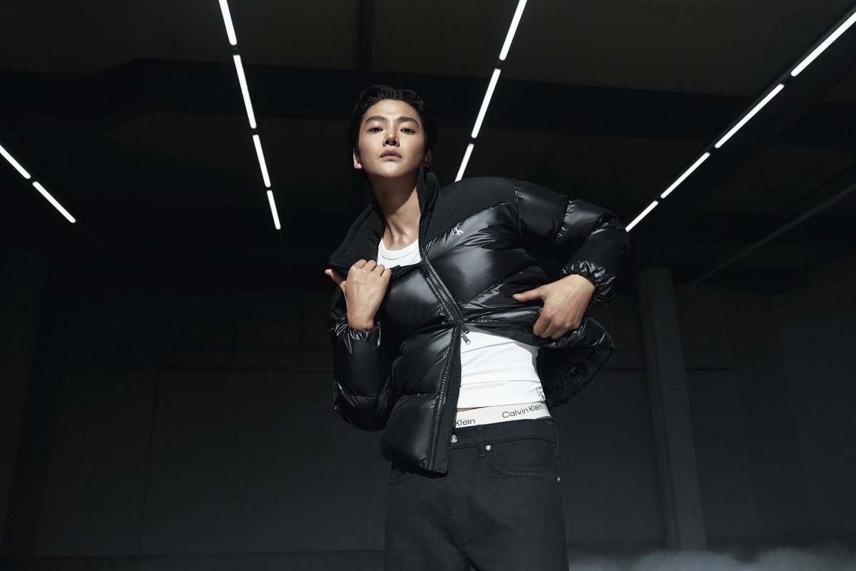 ifonz0915's tweet photo. 40. ✨Rowoon X Calvin Klein 👖
#ROWOON #로운
#김석우 #ロウン #โรอุน
#RowoonxCalvinKlein
🎬Behind 📸The shot https://t.co/vJwPKmLSNp