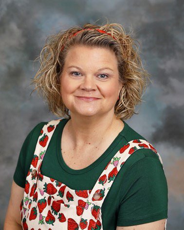 Shout-out to <a href="/PiedmntMdSchool/">PiedmontMidSchool</a> counselor Kim Hanson! 📣 Your dedication to the well-being and success of our students makes school a better place every single day. Thanks for always going above and beyond! 🙌✨ #StudentSuccess #PMSCounselor