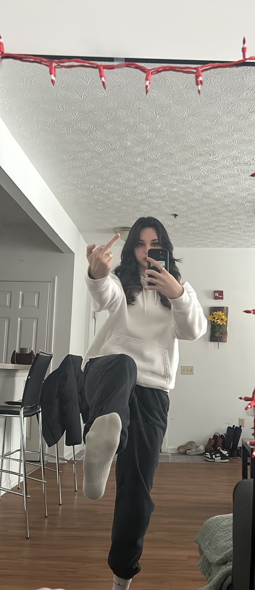 Send rn for the sweaty gym socks I’ve been wearing for 2 days 😴🫵🏻 #feet #soles #bigfeet #whitesocks