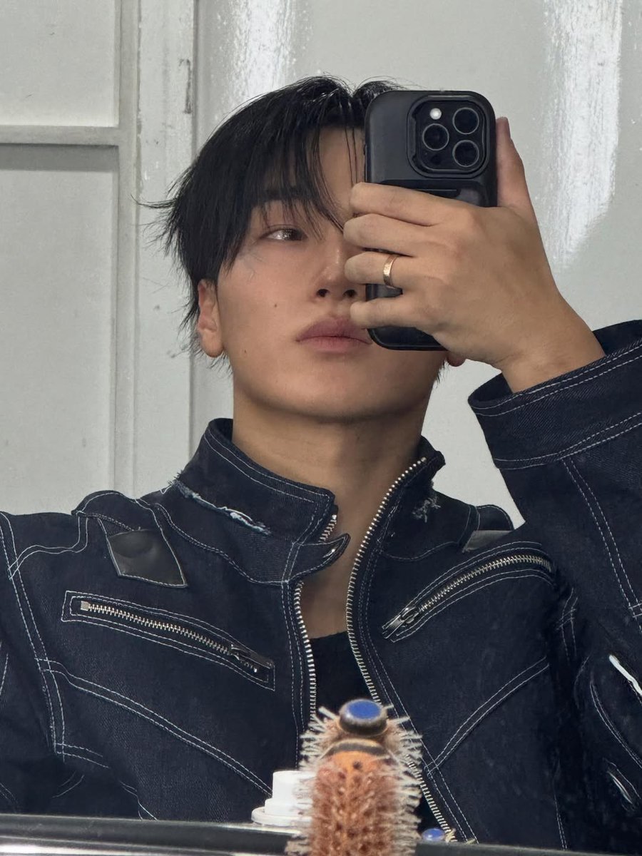 ATEEZUD's tweet photo. [📷] 260206 IG: SAN

" 늦은 유행 "

https://t.co/2hTGT4KxSZ
#ATEEZ #에이티즈 #CHOISAN @ATEEZofficial https://t.co/6KltVig66y
