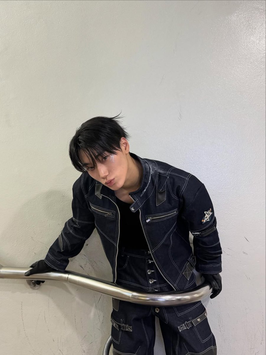 ATEEZUD's tweet photo. [📷] 260206 IG: SAN

" 늦은 유행 "

https://t.co/2hTGT4KxSZ
#ATEEZ #에이티즈 #CHOISAN @ATEEZofficial https://t.co/6KltVig66y
