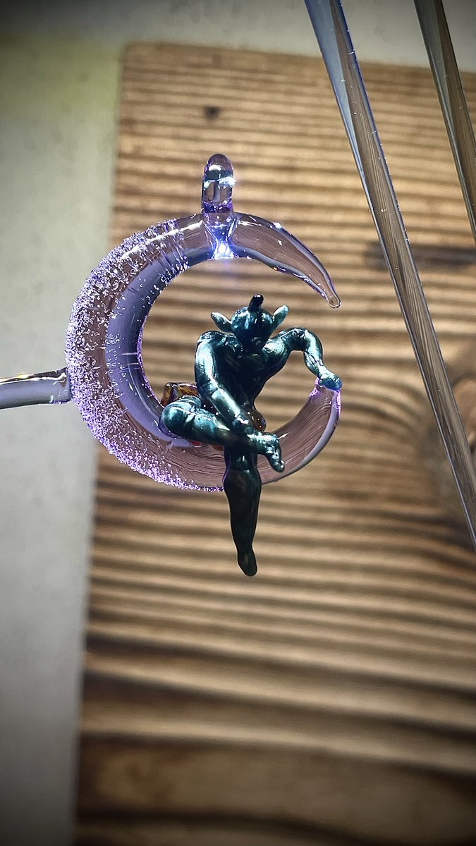 やっぱり猫又になった…😅

ガテン系の青鬼🤣

＃ガラス　＃glass  ＃妖怪　＃玻璃