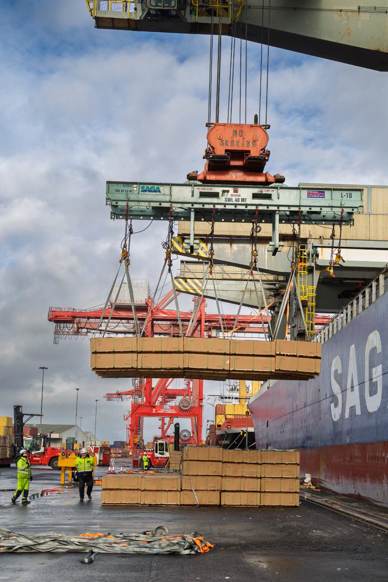 bristolport's tweet photo. Another efficient discharge at Bristol Port, supporting the South West construction sector. #bristolsglobalgateway https://t.co/K03MHyhUHG