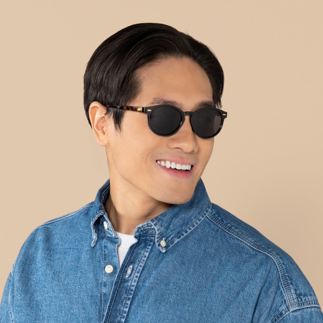 Readers.com® tweet media