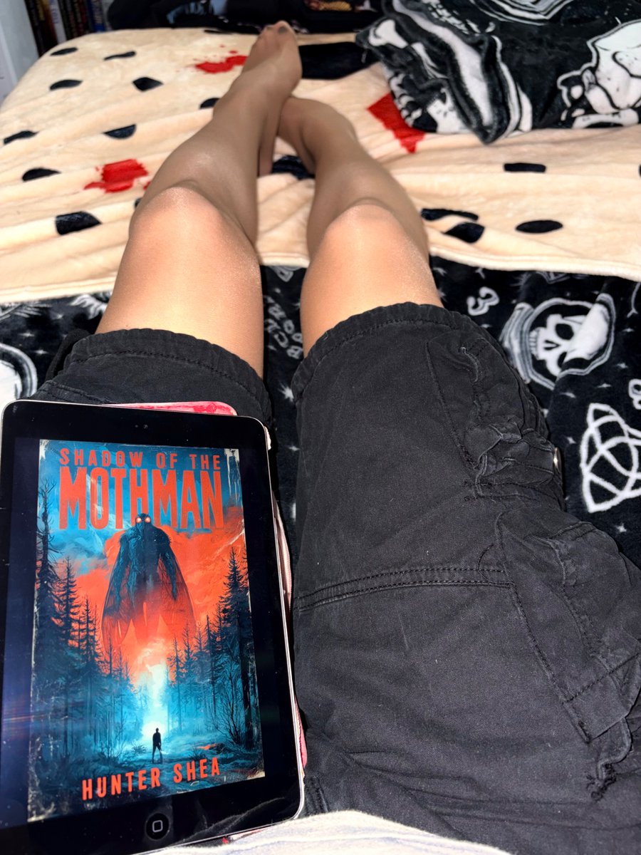 Happy Friday ☀️☕️📖✨