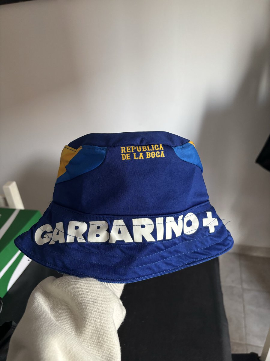 brunopesce__'s tweet photo. @marto_m3 Piluso de Boca hecho con una camiseta original (reciclada).

$35.000 https://t.co/0GwatZ96FR