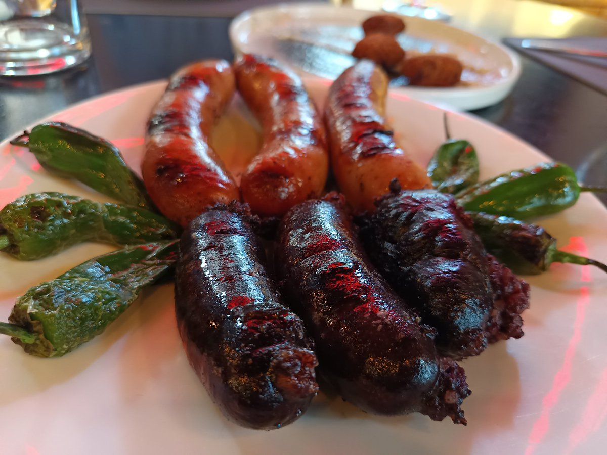 JUANMA_EXTERIOR's tweet photo. M'han convidat a un vegetariano.
#clientscontents https://t.co/Q0Hag8WS8i