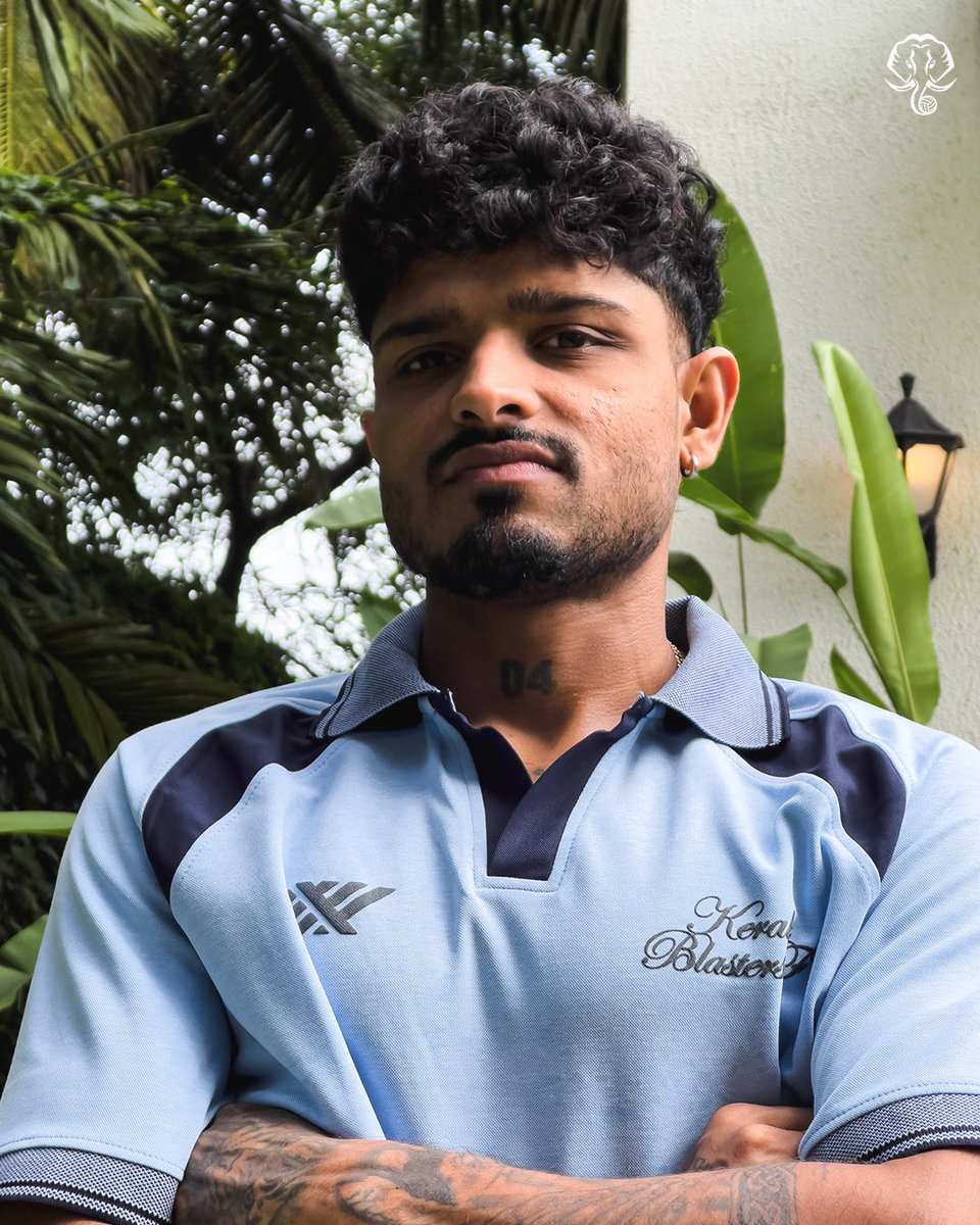 im_shenoy's tweet photo. Mohun Bagan Super Giant have completed the signing of Amey Ranawade! 🟢🔴 @90ndstoppage 

27yo right-back joins the defending ISL Shield winners as a replacement for injured Asish Rai. 👀

Amey expected to RETURN back after this ISL 25/26 season. 🔙 https://t.co/kIfclJr8Fb