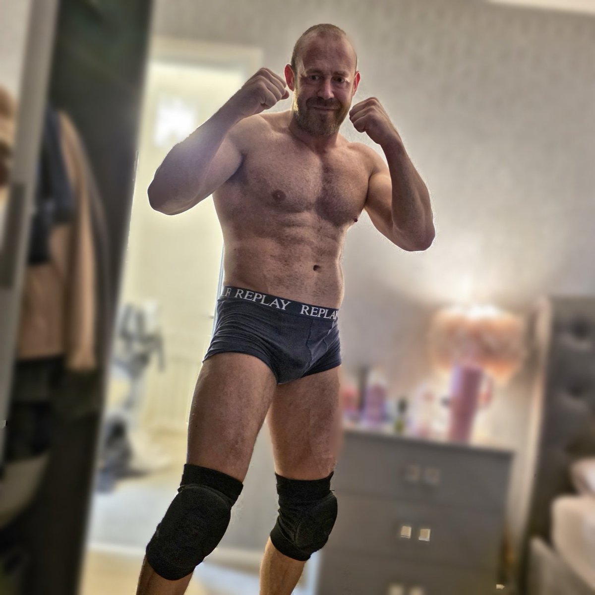 The Big Brummie Veteram Powerhouse Alpha 🔥😈

With my new wrestling kneepads my loyal sub bought me on 🥊

Watchfighters: view.wf/Tommy_Stag

#bodybuilderworship #muscleworship #alphamuscle #muscledom #maleflexing #findom #MuscleFetish