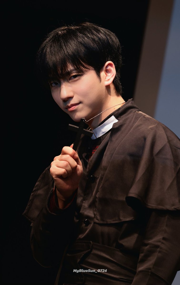 251108 mk
The Cutest Little Father in the World
#Gunil #건일
#XdinaryHeroes #엑스디너리히어로즈