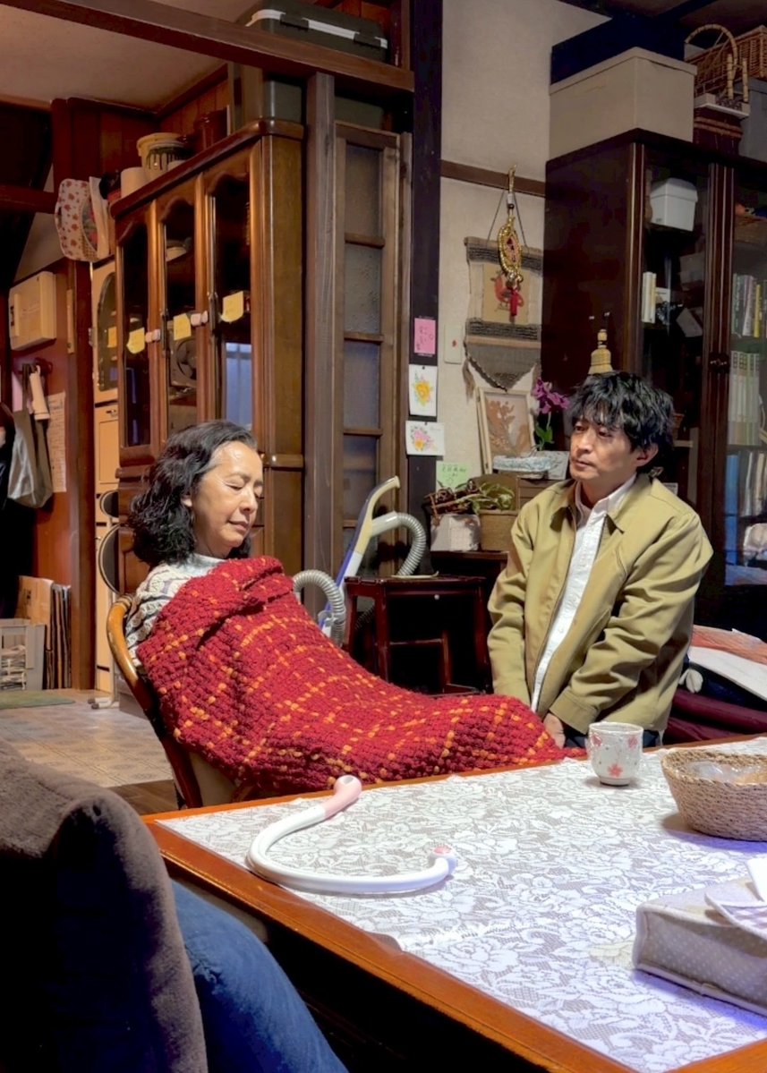 🛸▰▰▰▰▰▰
 第𝟱話 𝟮/𝟭𝟭(水)よる𝟭𝟬時
#ラムネモンキー ▰▰▰▰▰▰

▶︎▶︎ 第𝟰話 𝗼𝗳𝗳 𝘀𝗵𝗼𝘁 🍿

〜 紀介まとめ 〜

☑︎コップを持ってチラッ！

☑︎夢に向かって漫画を📝

☑︎母を優しく見守る紀介

1〜4話TVerで見逃し配信中！
tver.jp/series/srbhgsp…