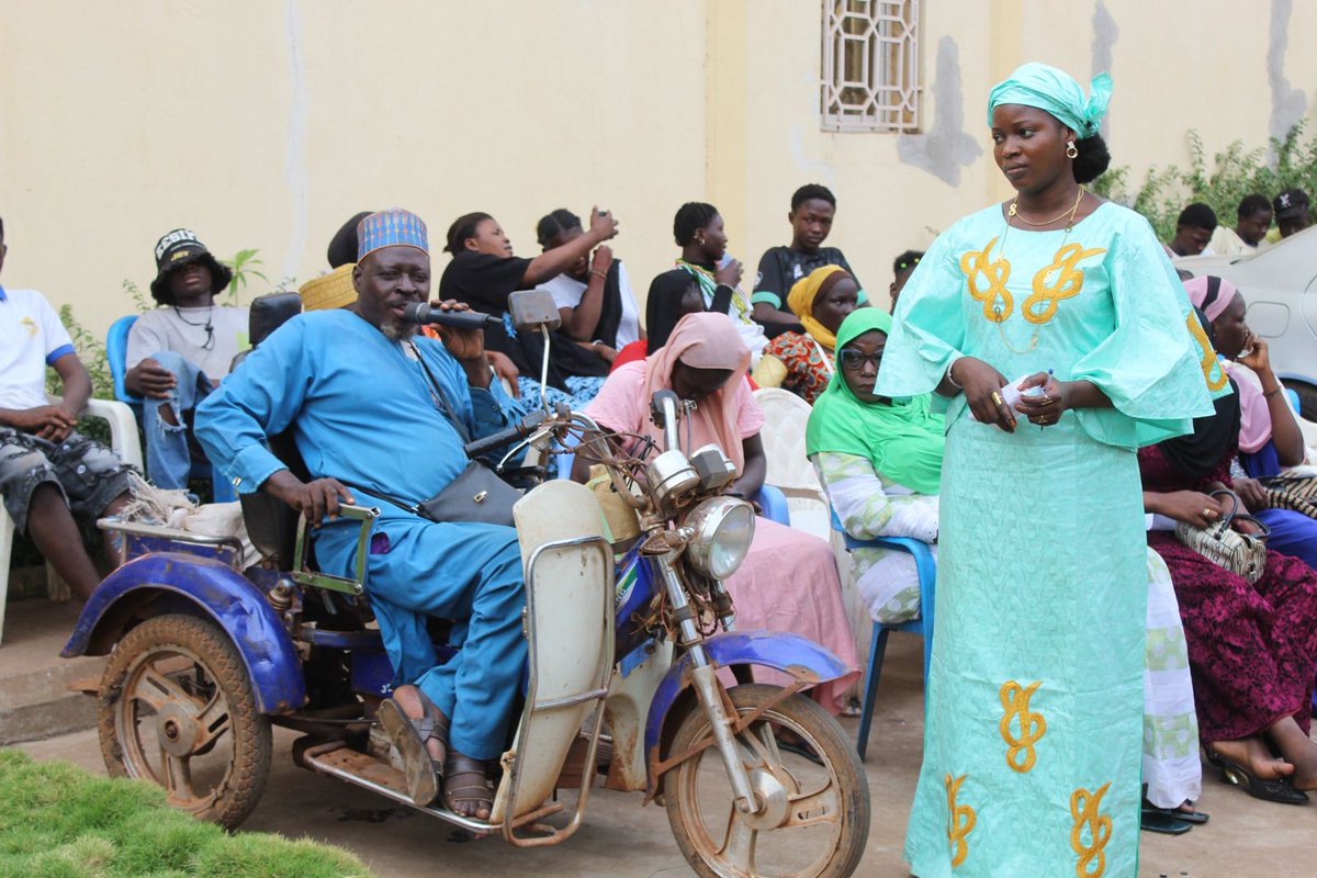 #SemaineJeunesseContrelaCorruption 
La population de #Ouolofobougou notamment les femmes de l' #ANEPAF, autorités coutumières, administratives et politiques du quartier étaient au rendez-vous d'échanges autour du sujet crucial : la #Corruption <a href="/Democratie101M/">Démocratie101Mali</a> <a href="/SamerouDiallo/">Samerou DIALLO</a>