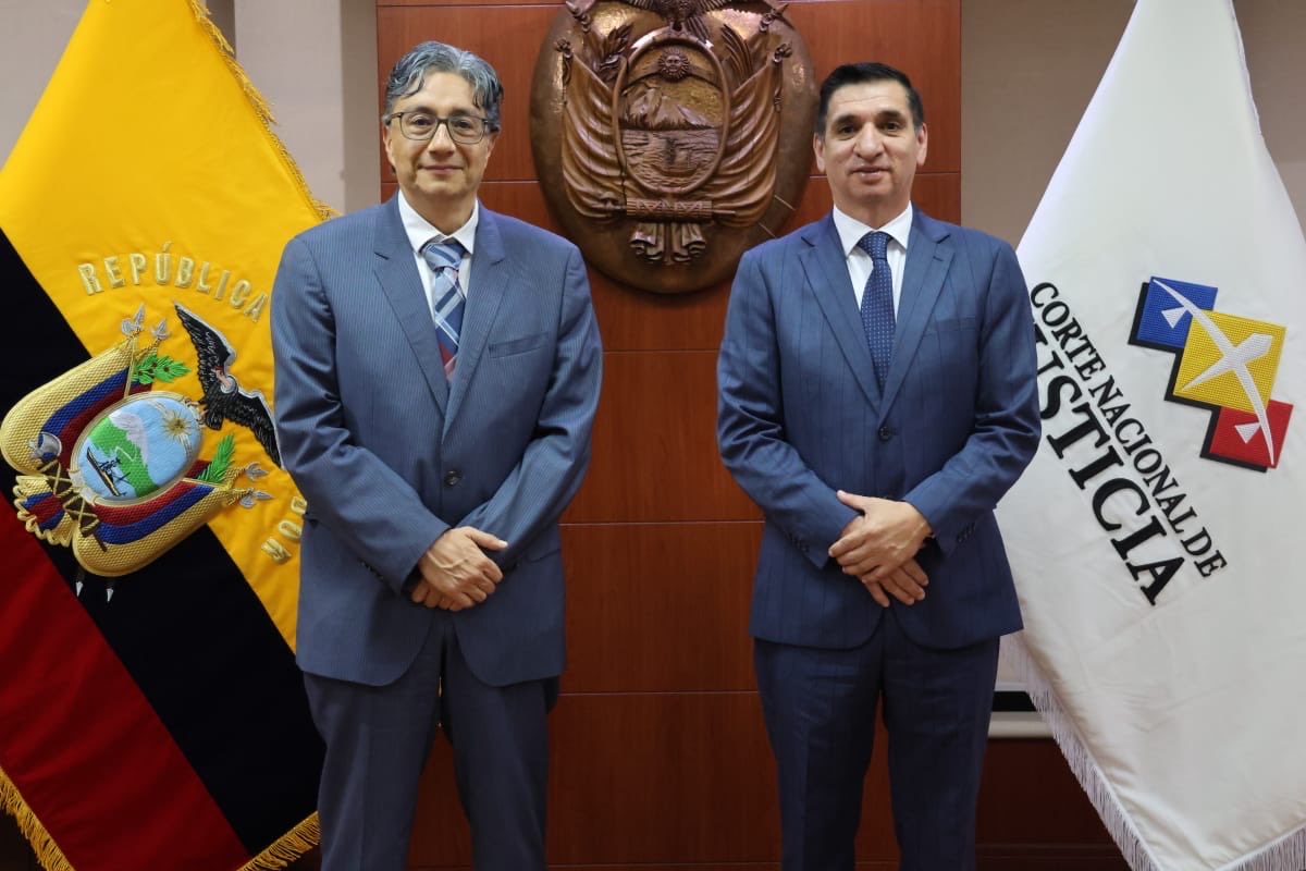 Presidente@CorteElOro en visita protocolaria al Dr. Marco Rodríguez Ruiz, Presidente de la Corte Nacional de Justicia, como parte del objetivo institucional, coordinaron acciones relativas a la administración de justicia en el distrito judicial de El Oro.