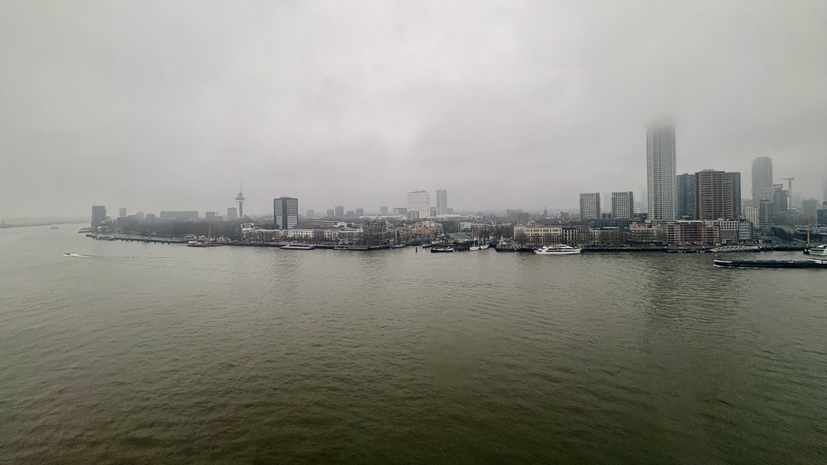 8BitBas's tweet photo. Tikkie mistig in #Rotterdam https://t.co/TFZkNF6cOw