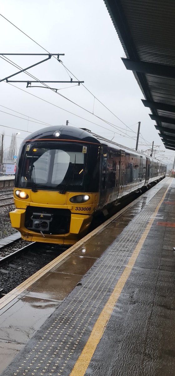 Shaun__92's tweet photo. Northern Trains 333008 working 2B19 1421 Leeds to Doncaster #northerntrains #northern #allthestations #class333 #emu #caf #siemens #cafSiemens #leeds #wakefieldwestgate #adwick #bentleysouthyorkshire #doncaster #friday #6th #february #2026 @northernassist https://t.co/rQ3YmT36kM