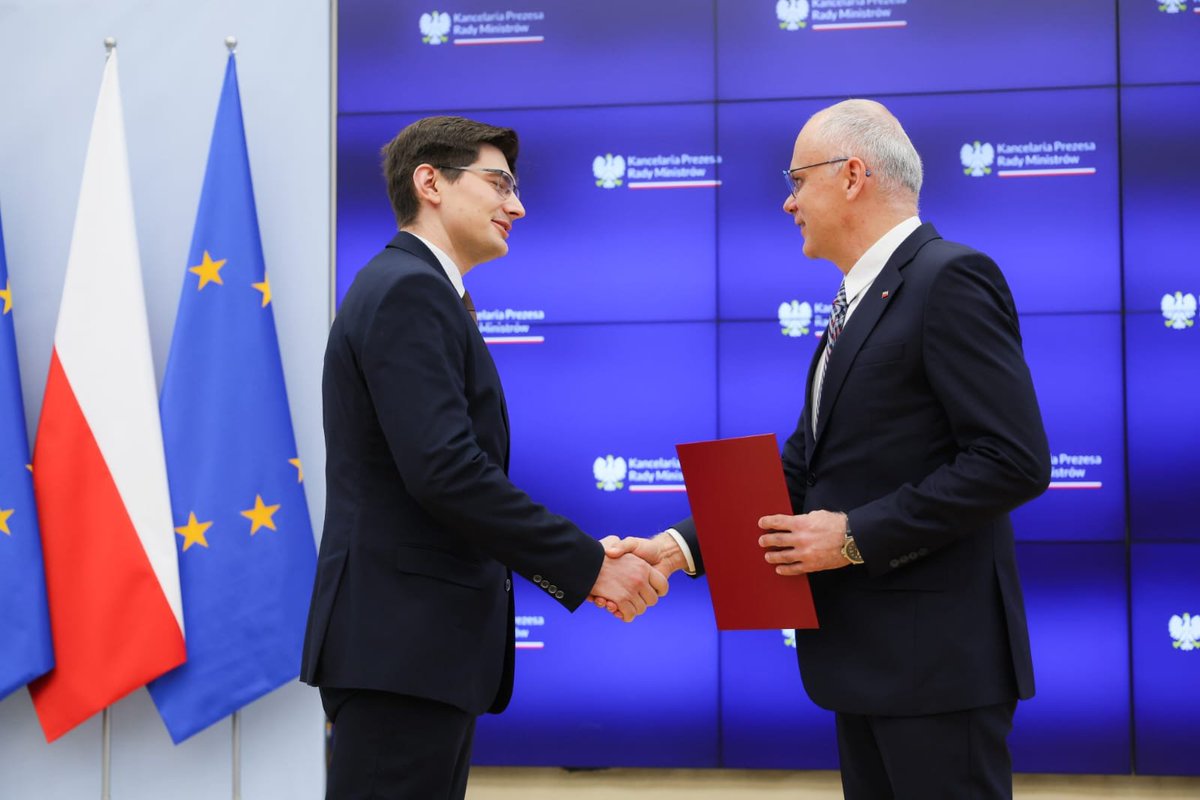 Karol Grela tweet media