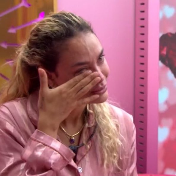 BBBelissima's tweet photo. Na festa: nao vamos colocar ela no paredao nao mas vai ter monstro pra ela toda semana hahahahahhahahahaha se foram pro paredao com a gente eles saem hahahahahhaah 

Leva um grito e vai chorar https://t.co/ezHbYeuyuT