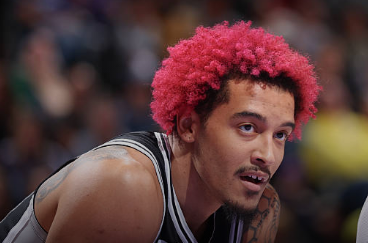 Josh810's tweet photo. Jeremy Sochan intends to finish the season with the Spurs and doesn't intend to negotiate a buyout, says Jared Weiss of The Athletic.
https://t.co/Y4cqj8AFRQ https://t.co/uG9300SaoN