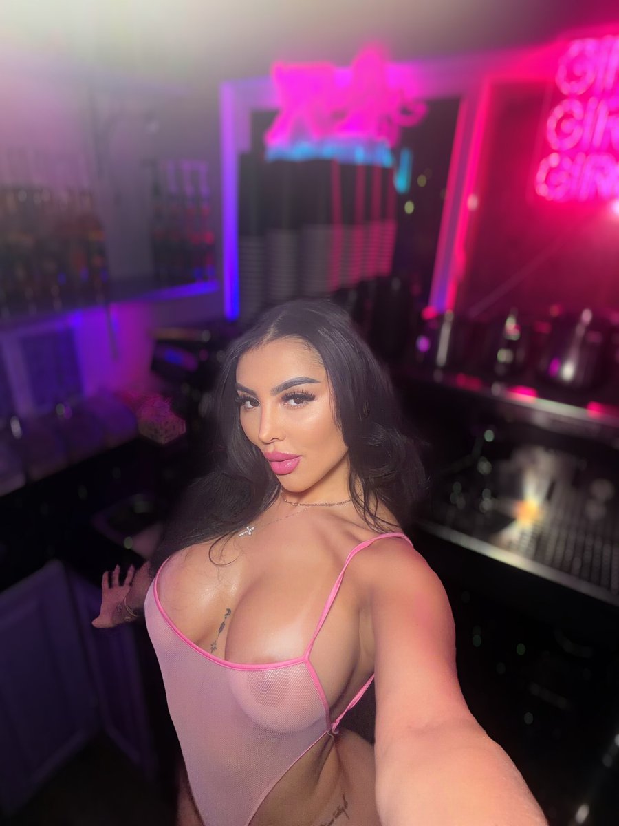campos_mar3961's tweet photo. Good morning 💘 don’t miss my super see through 💖😏🍑😈💦 I’m @chromegirlspdx till 12:30☀️ https://t.co/8AGnDYo7uS