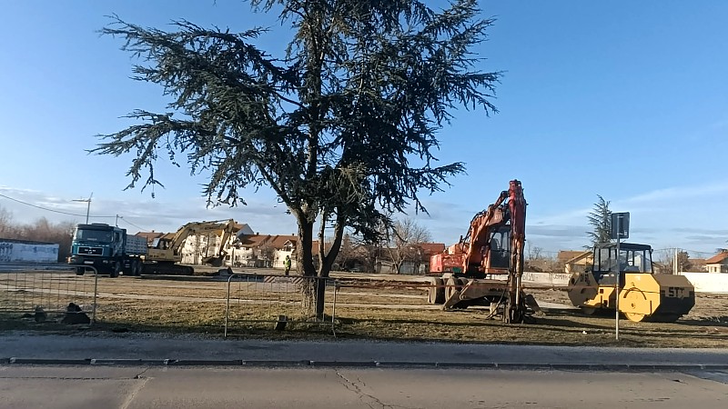Koji radovi se izvode u nekadašnjem „Bambi parku“? #radovi #bambipark #požarevac
ebranicevo.com/drustvo/koji-r…